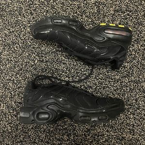Triple Black Nike TN Air Max
